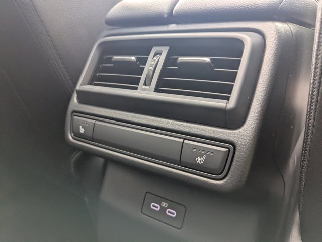 Vehicle image 29 of 45
