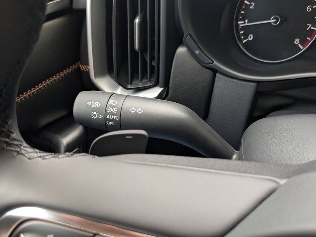 Vehicle image 25 of 45