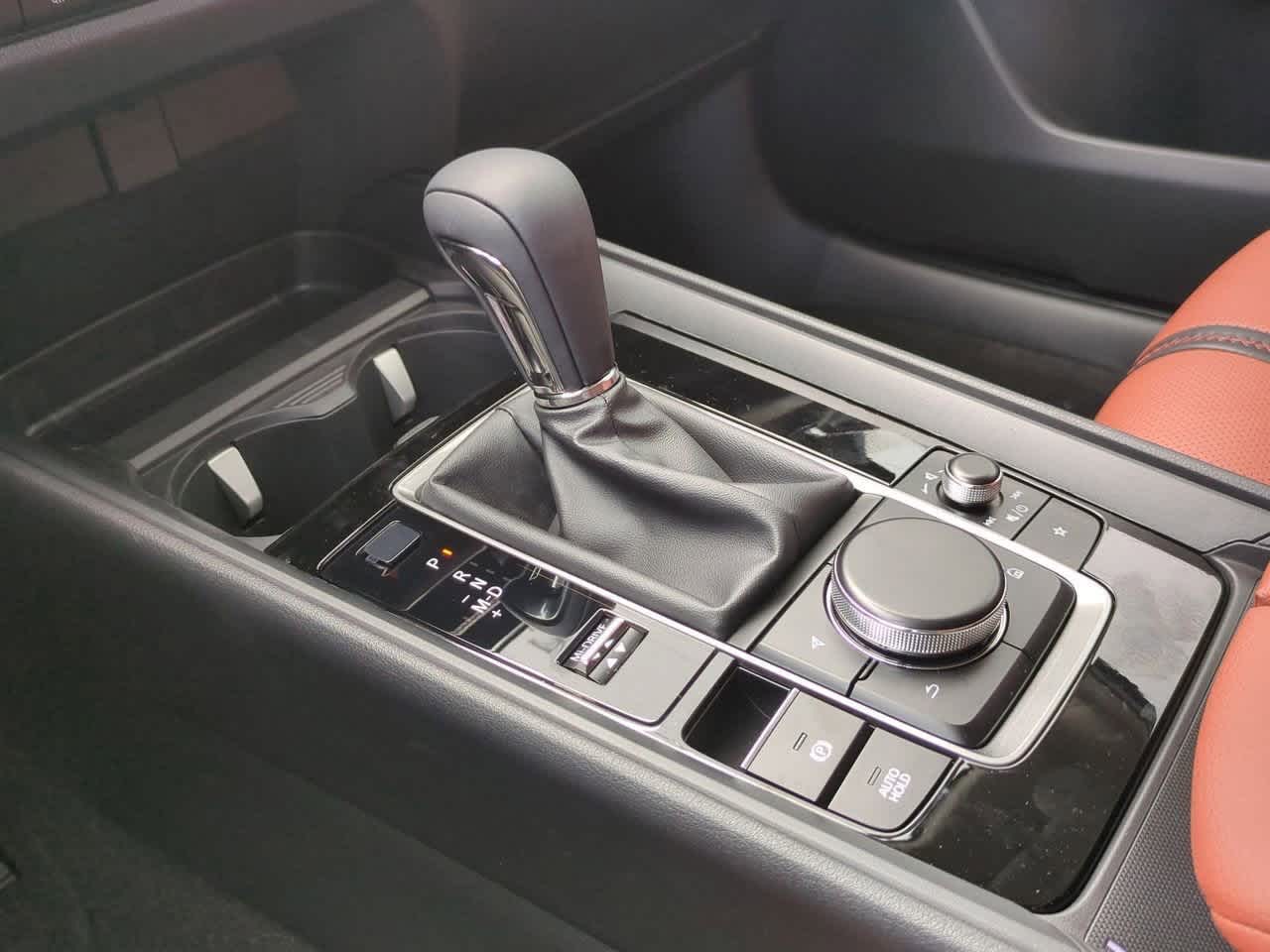 Vehicle image 22 of 34