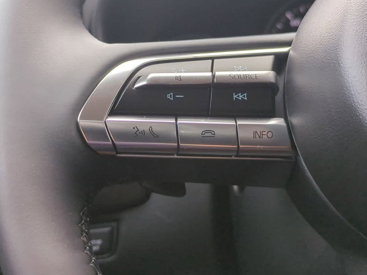 Vehicle image 25 of 34