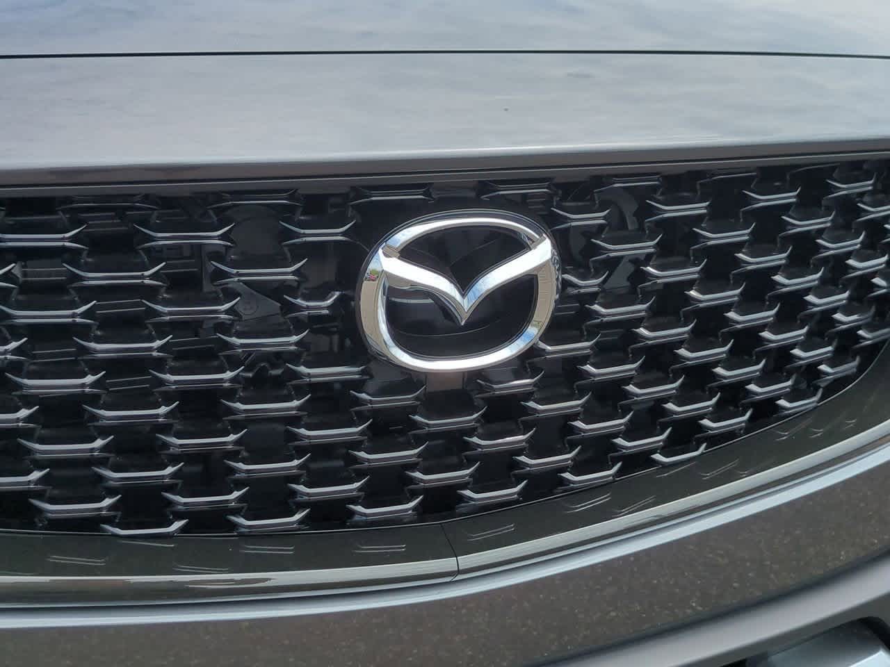 Vehicle image 28 of 34