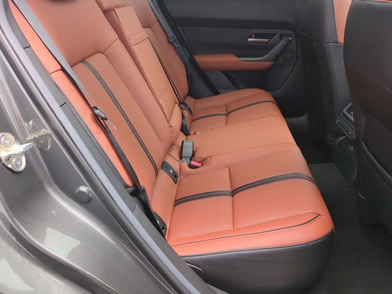 Vehicle image 13 of 34