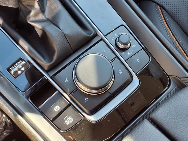 Vehicle image 20 of 26