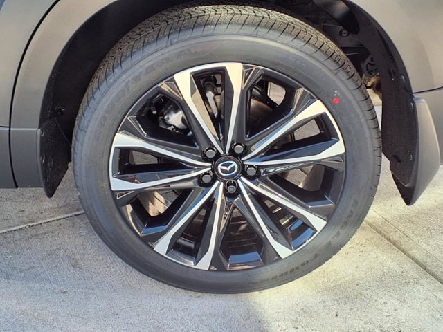 Vehicle image 24 of 26
