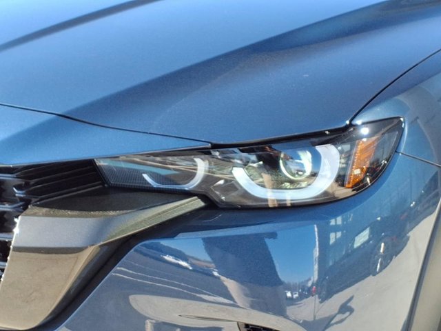 Vehicle image 23 of 26