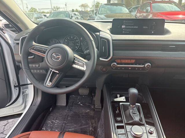Vehicle image 16 of 18