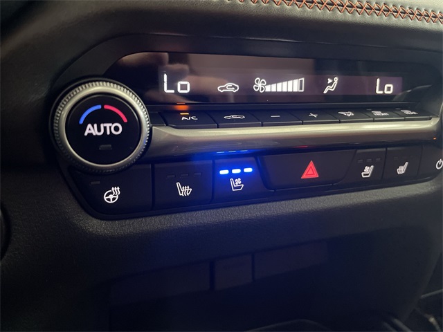 Vehicle image 32 of 34