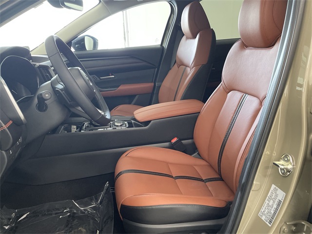 Vehicle image 22 of 34