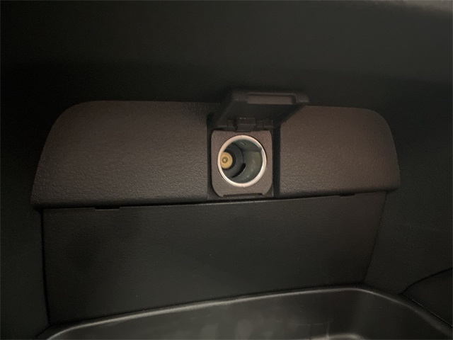 Vehicle image 29 of 34
