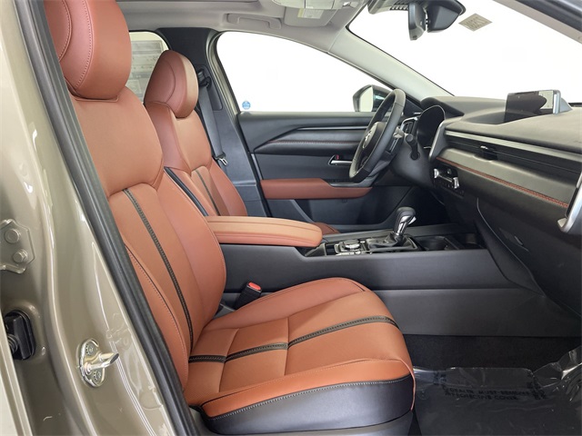 Vehicle image 20 of 34