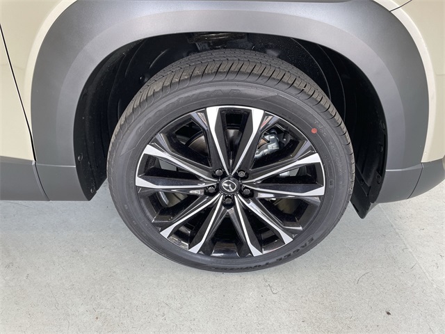 Vehicle image 14 of 34