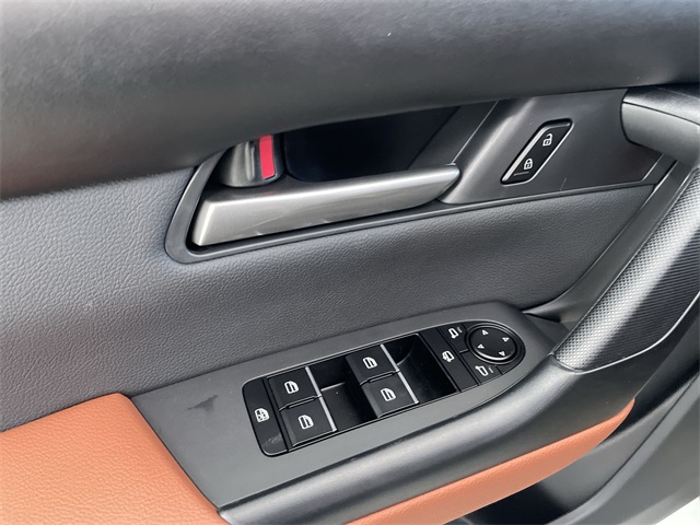 Vehicle image 24 of 34