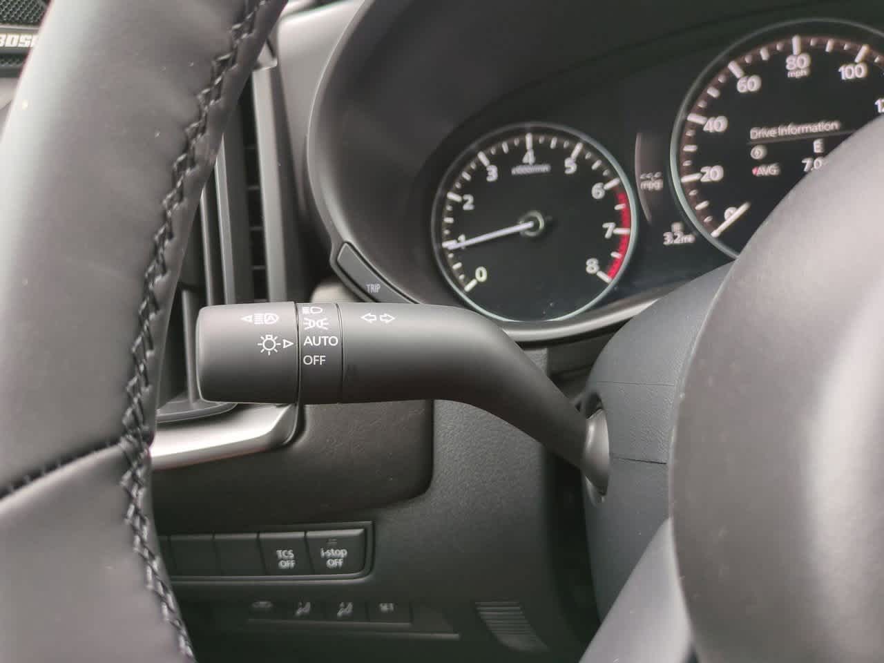 Vehicle image 31 of 34