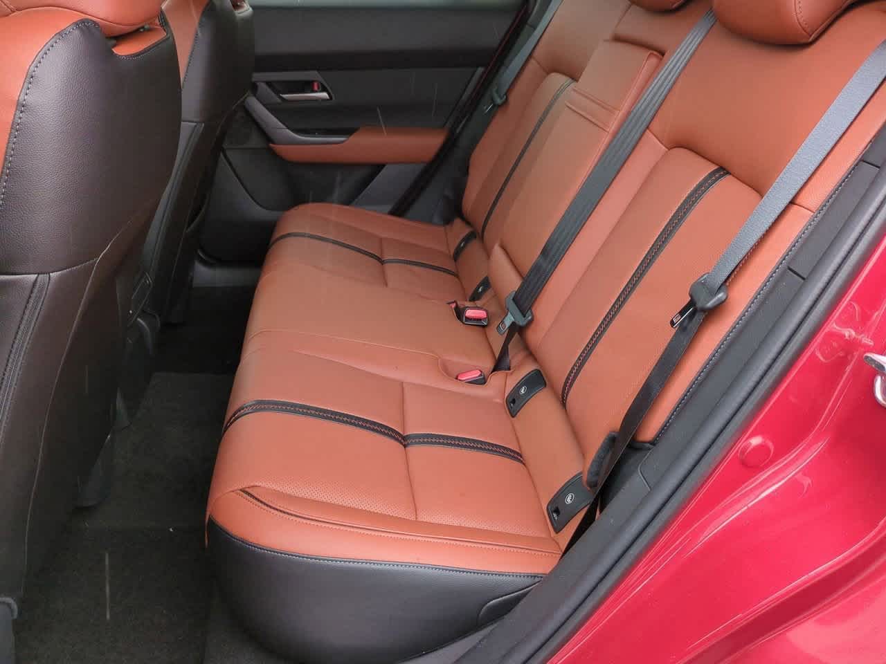 Vehicle image 13 of 34