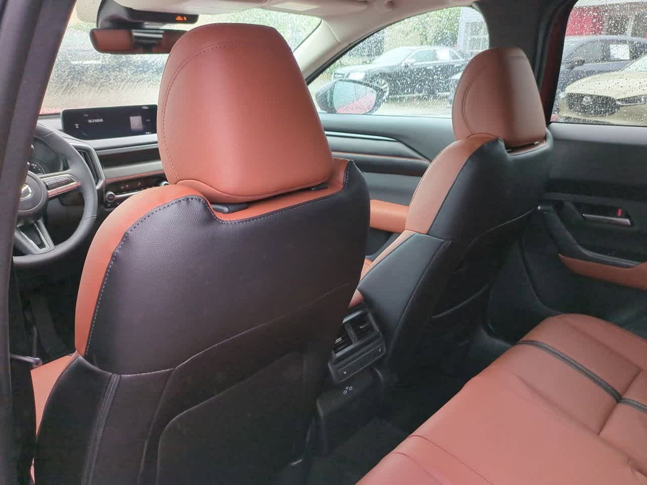 Vehicle image 14 of 34