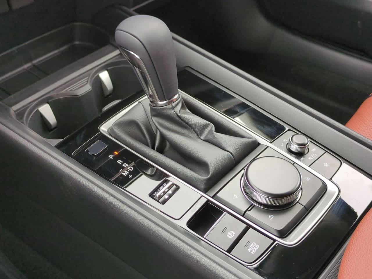 Vehicle image 22 of 34