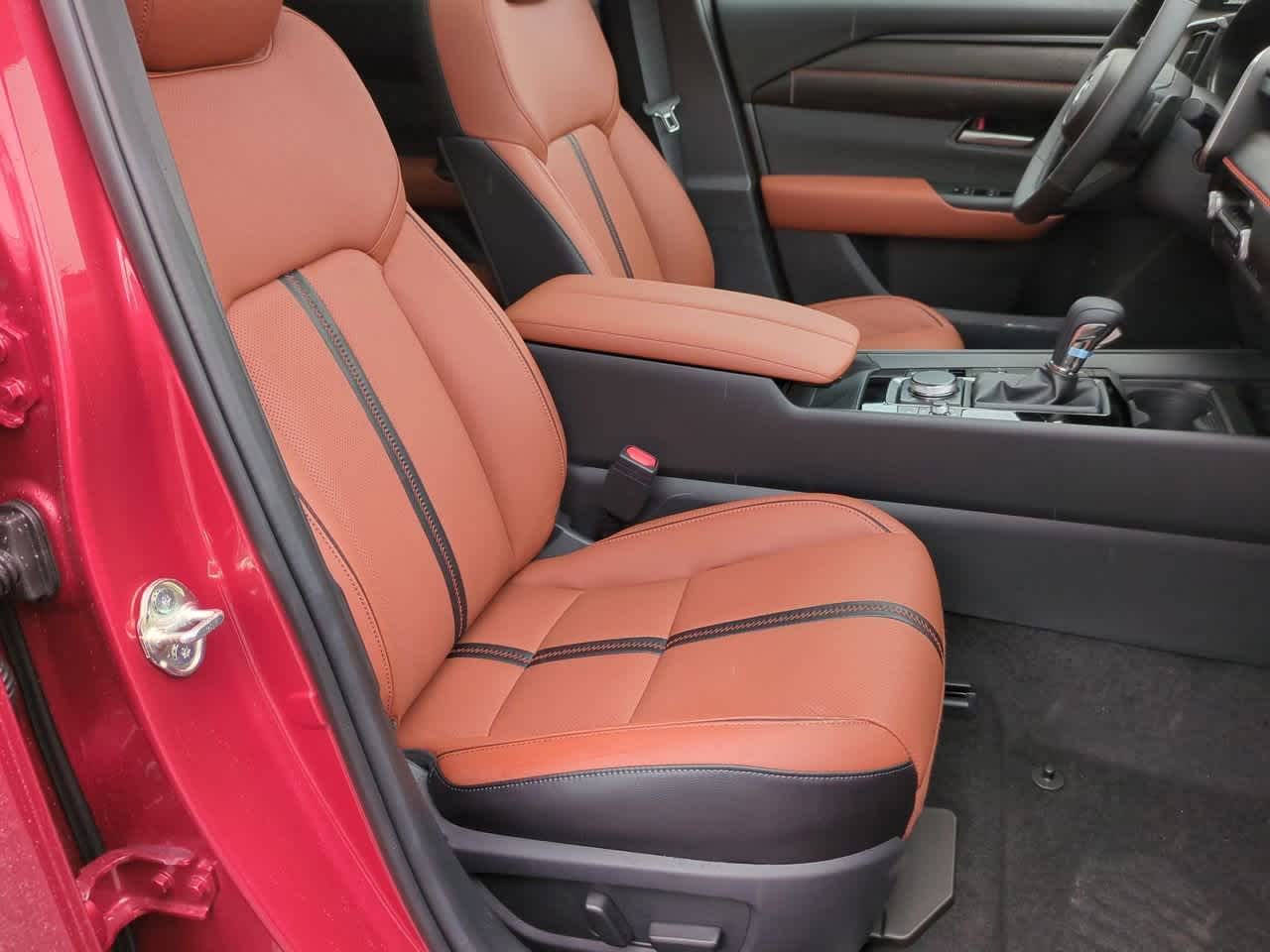 Vehicle image 11 of 34
