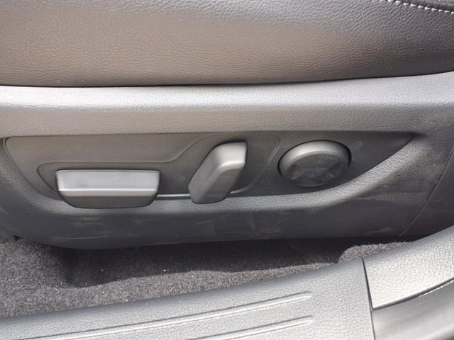 Vehicle image 12 of 27