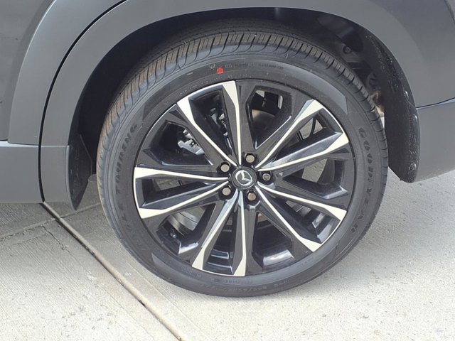 Vehicle image 23 of 27