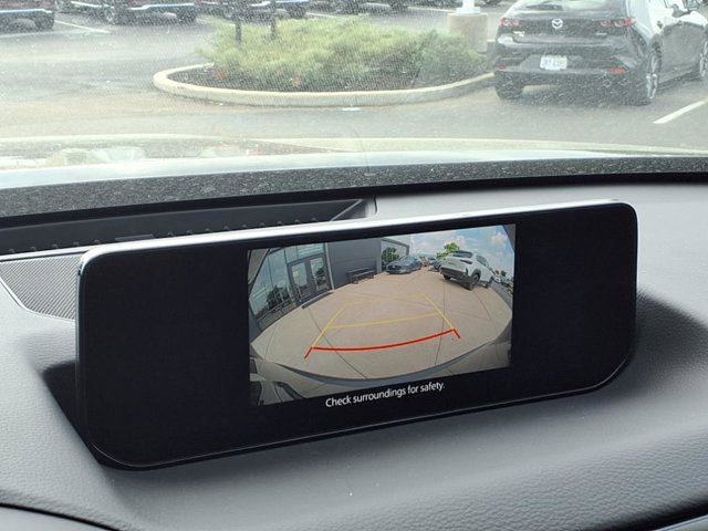 Vehicle image 16 of 27