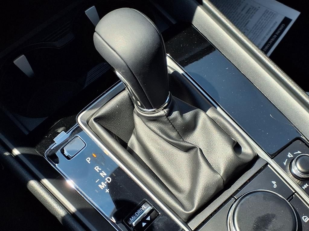 Vehicle image 16 of 25
