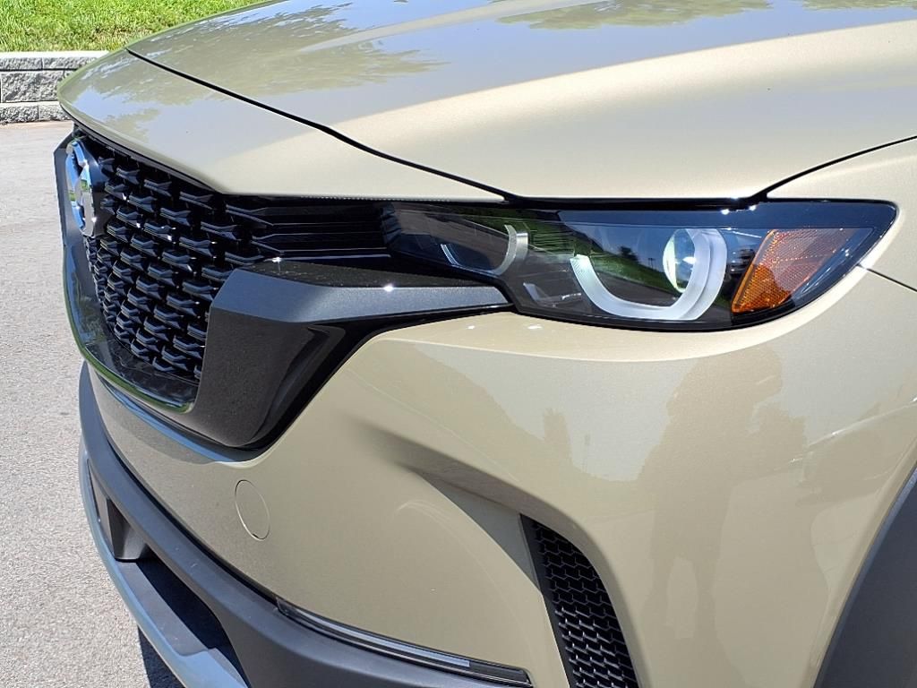 Vehicle image 21 of 25