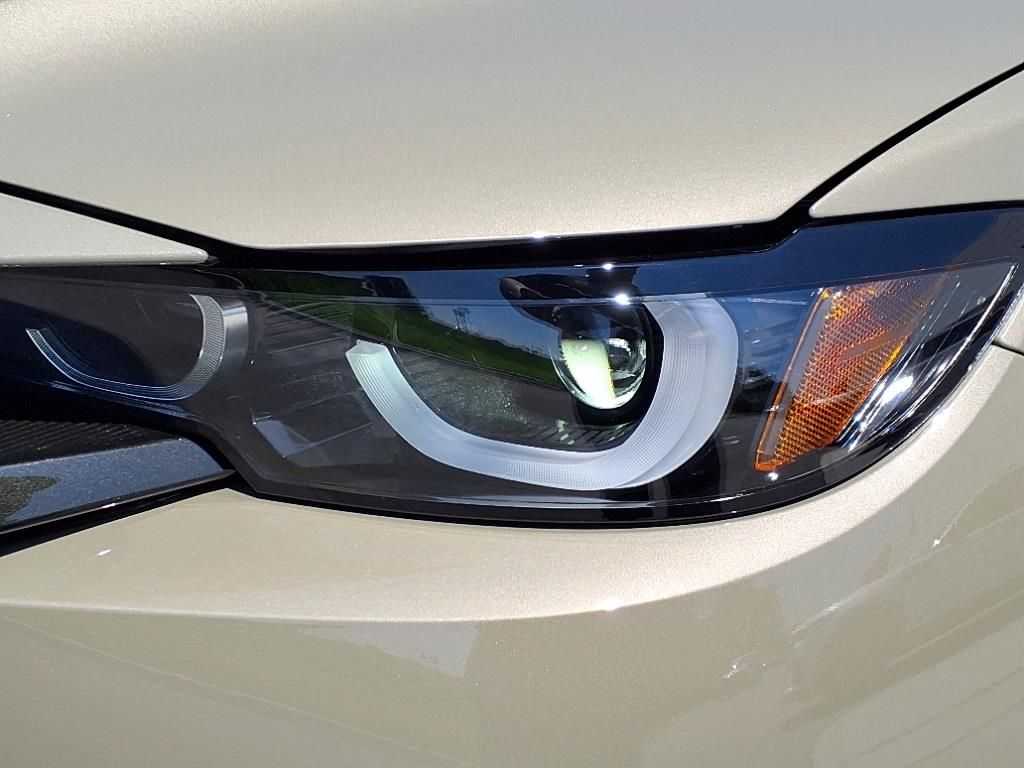 Vehicle image 17 of 25