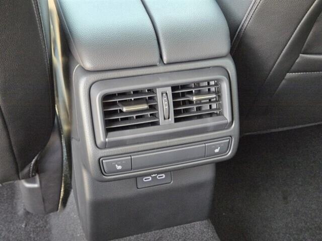 Vehicle image 24 of 29