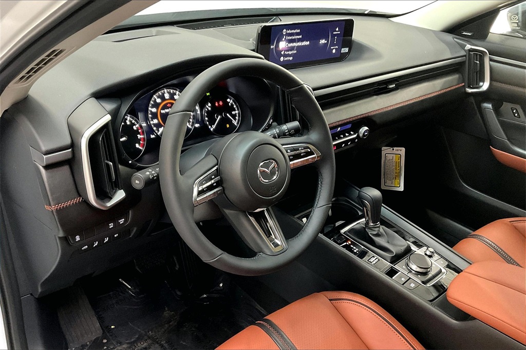 Vehicle image 8 of 12