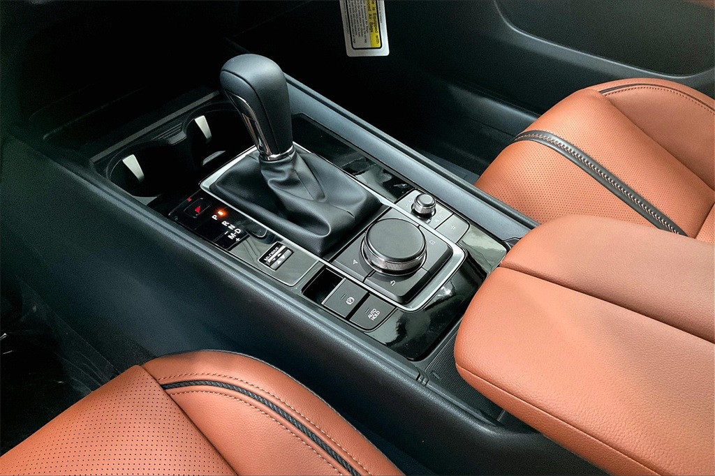 Vehicle image 7 of 12