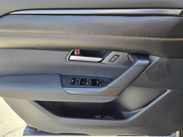 Vehicle image 22 of 30