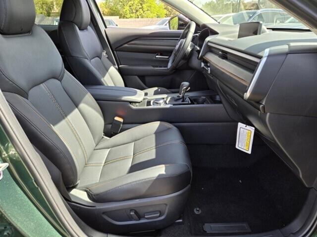 Vehicle image 16 of 30
