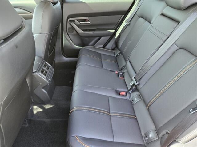 Vehicle image 15 of 30