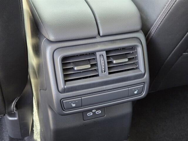 Vehicle image 25 of 30