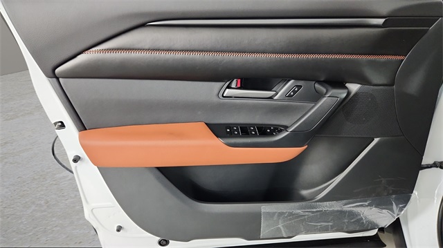 Vehicle image 9 of 42