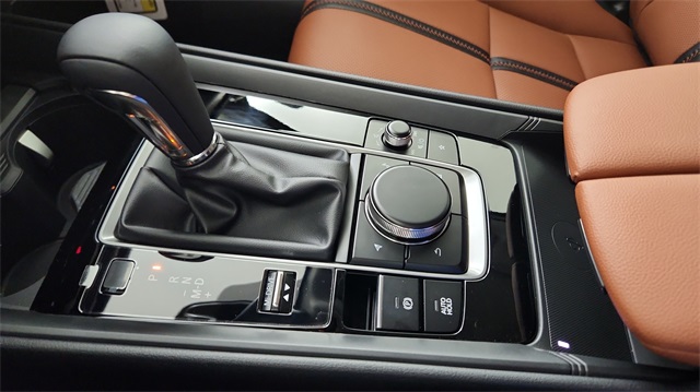 Vehicle image 17 of 42
