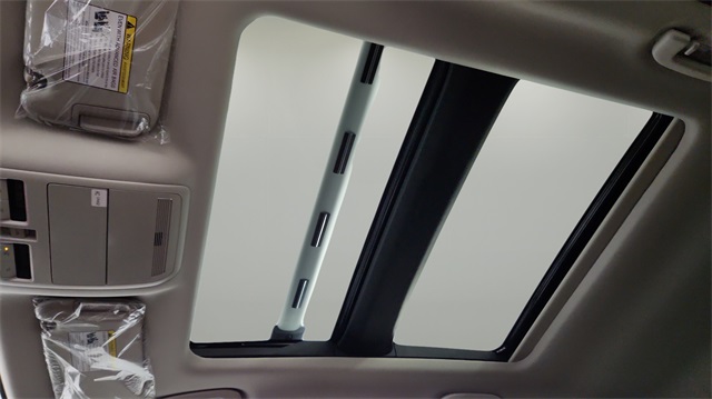 Vehicle image 26 of 42