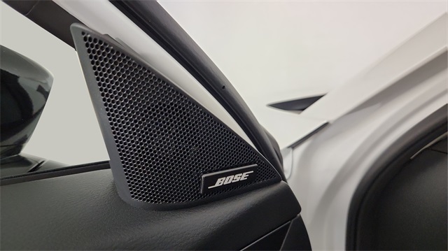 Vehicle image 11 of 42