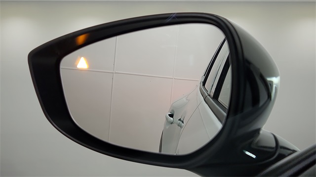 Vehicle image 15 of 42