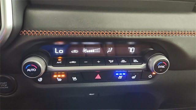 Vehicle image 23 of 42