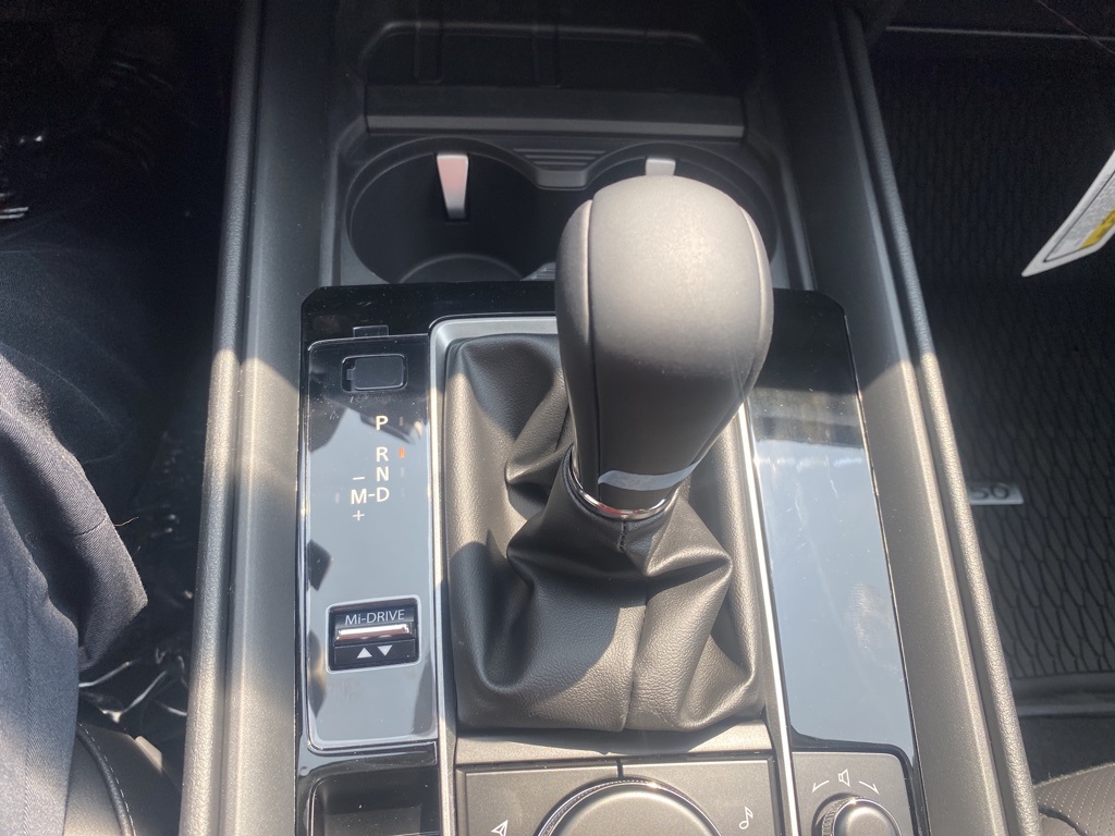Vehicle image 27 of 28