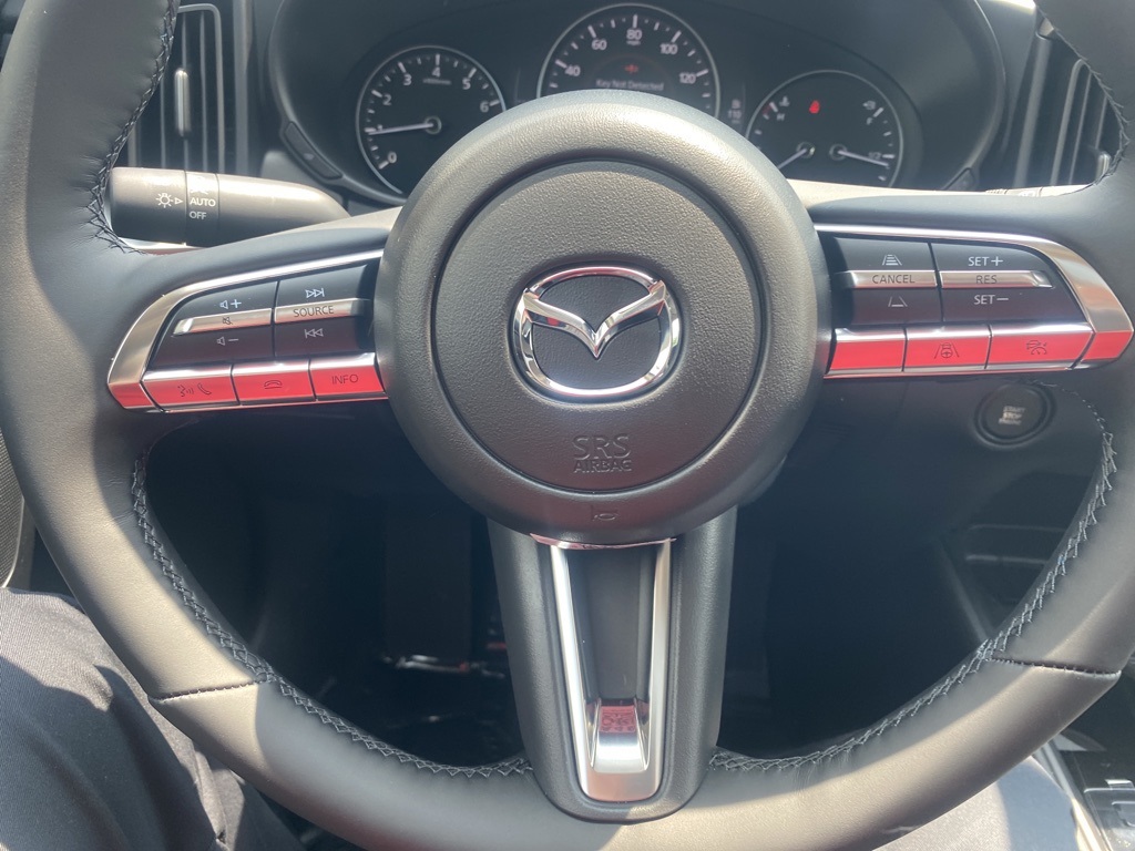 Vehicle image 21 of 28