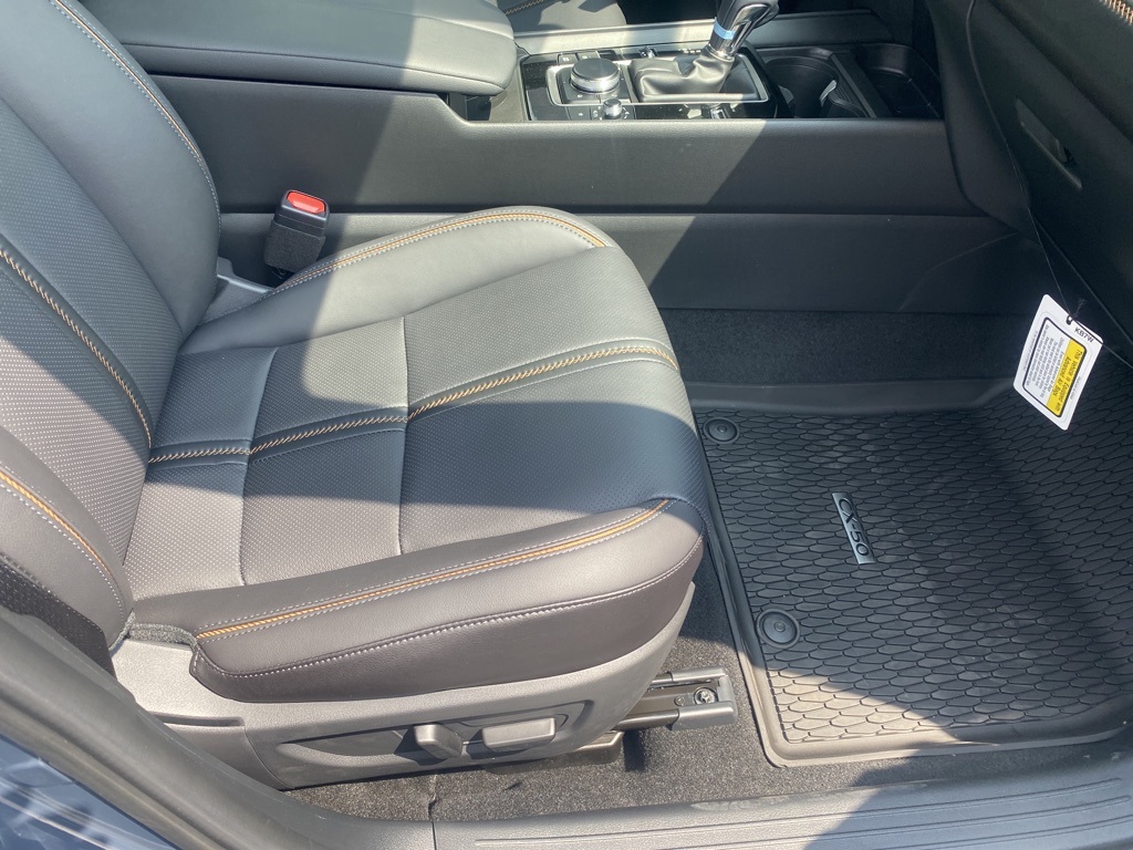 Vehicle image 9 of 28