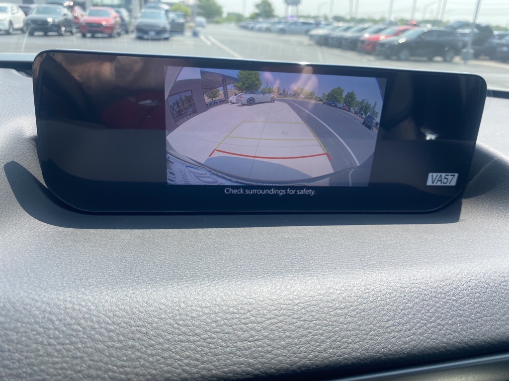 Vehicle image 25 of 28