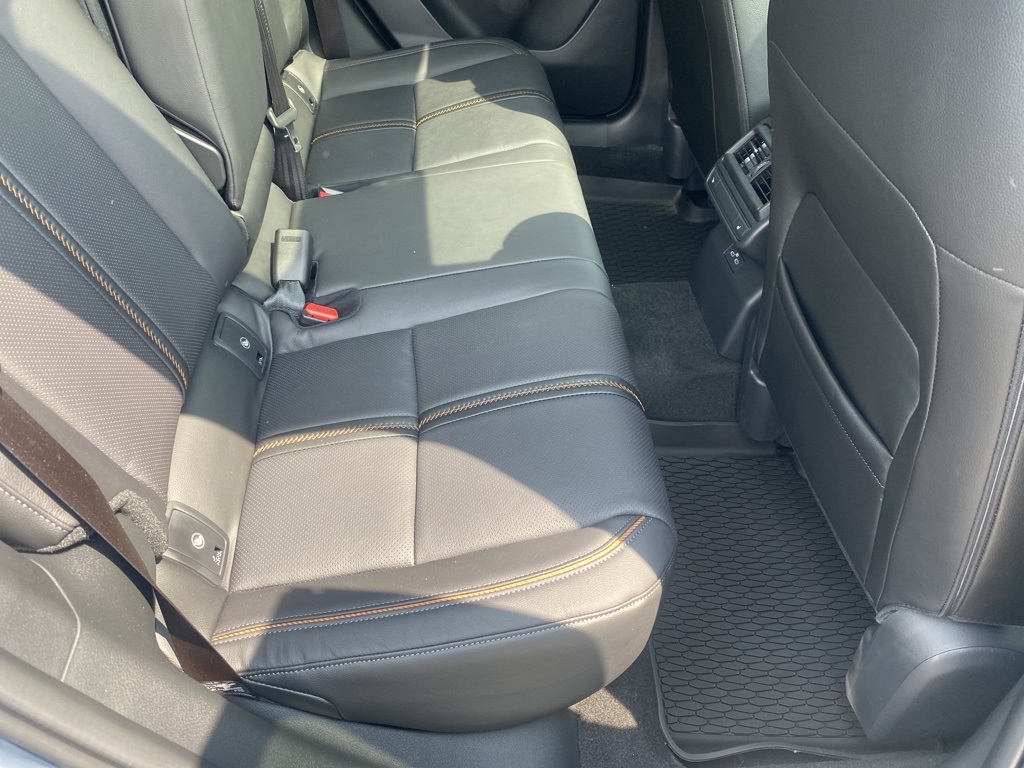 Vehicle image 13 of 28
