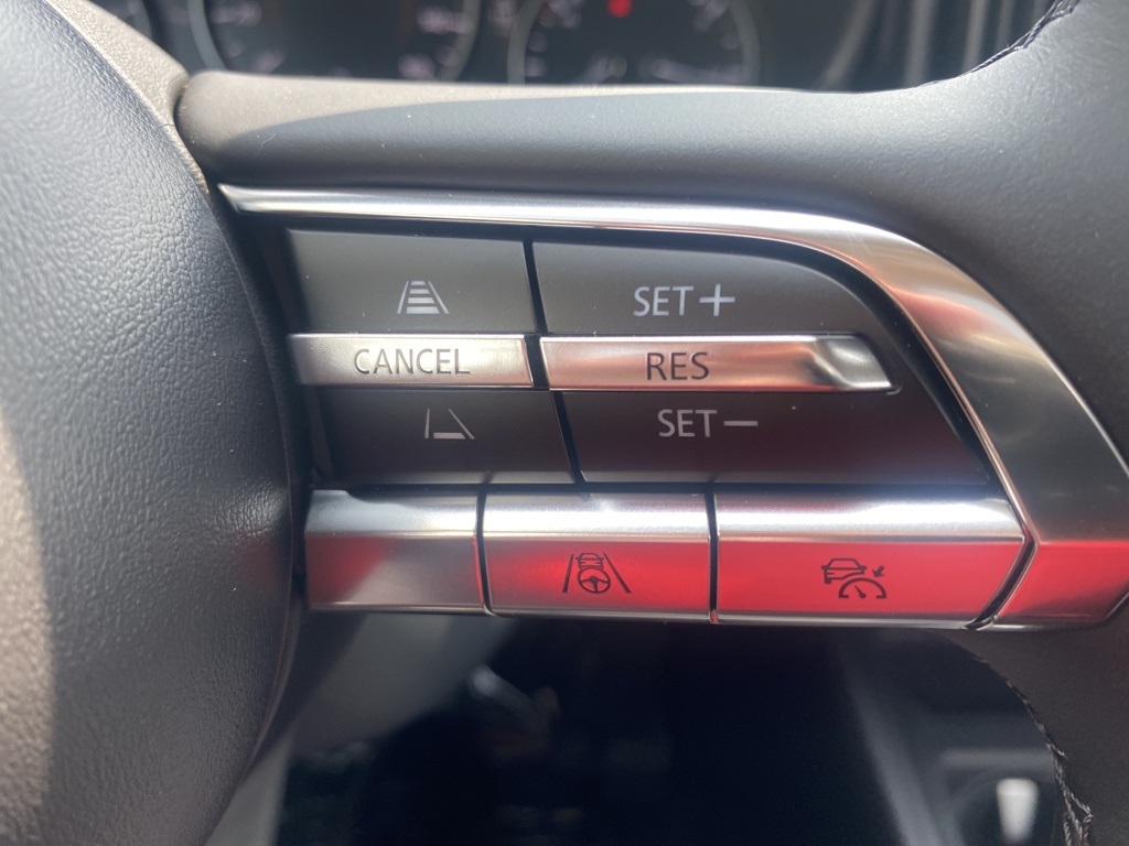 Vehicle image 23 of 28