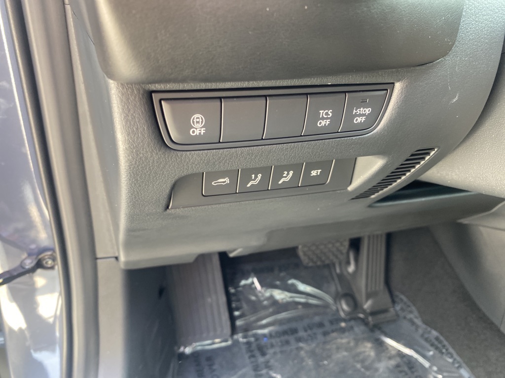 Vehicle image 19 of 28