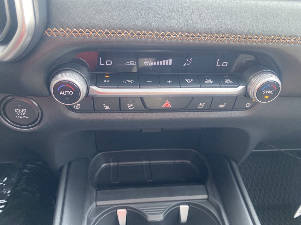 Vehicle image 26 of 28