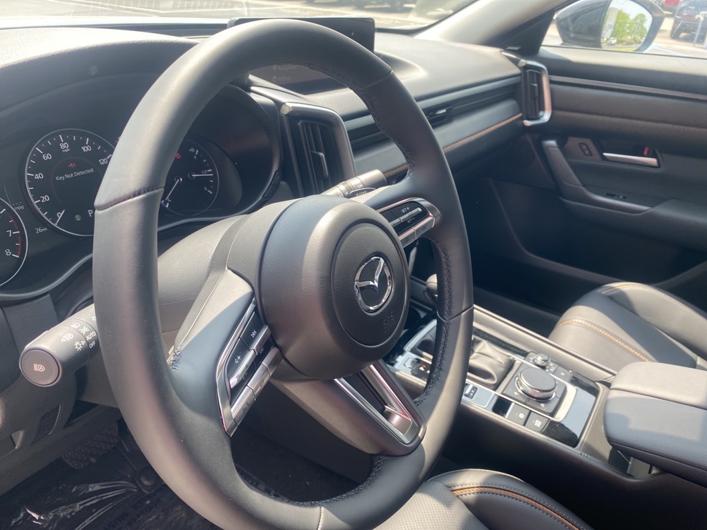 Vehicle image 18 of 28