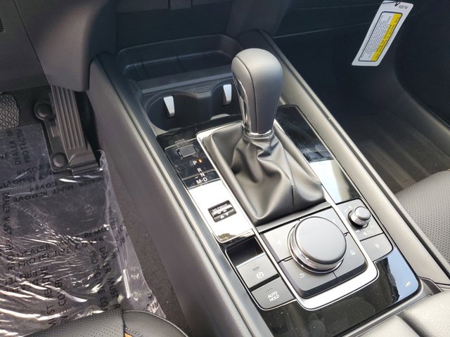 Vehicle image 9 of 11
